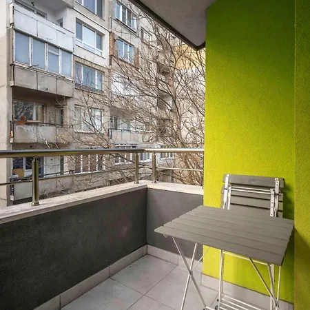 Brick Haven: Contemporary Urban Living Redefined *