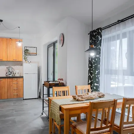 Brick Haven: Contemporary Urban Living Redefined *