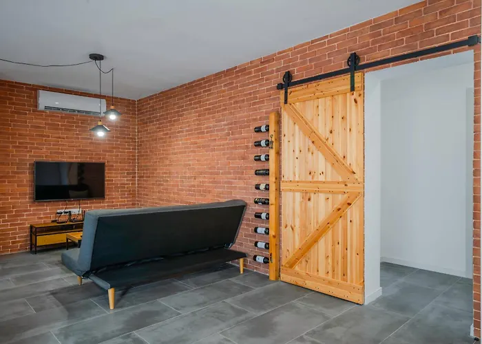 Brick Haven: Contemporary Urban Living Redefined 公寓 *