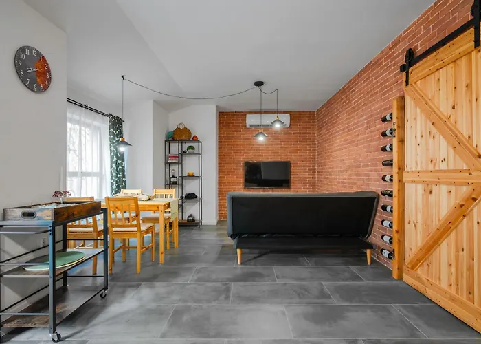 Brick Haven: Contemporary Urban Living Redefined Appartement